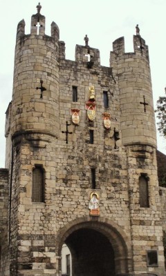 Richard III entered the city through Micklegate Bar on 29 August 1483 to a spectacular welcome of pageantry, speeches and decoration throughout the streets.